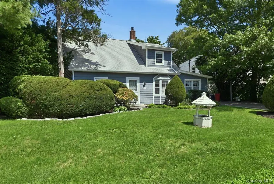 635 Whittier Street, Westbury, NY 11590 - #2