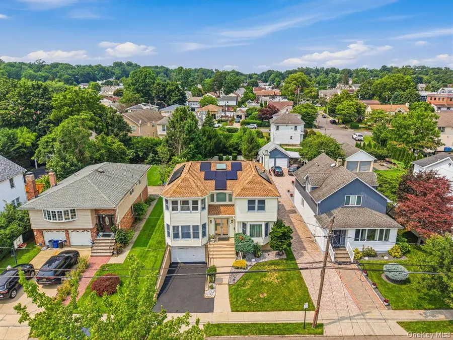 91 Macgregor Avenue, Roslyn Heights, NY 11577 - #2