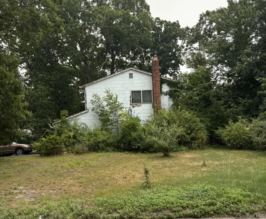 36 Forest Lane, Coram, NY 11727 - #3