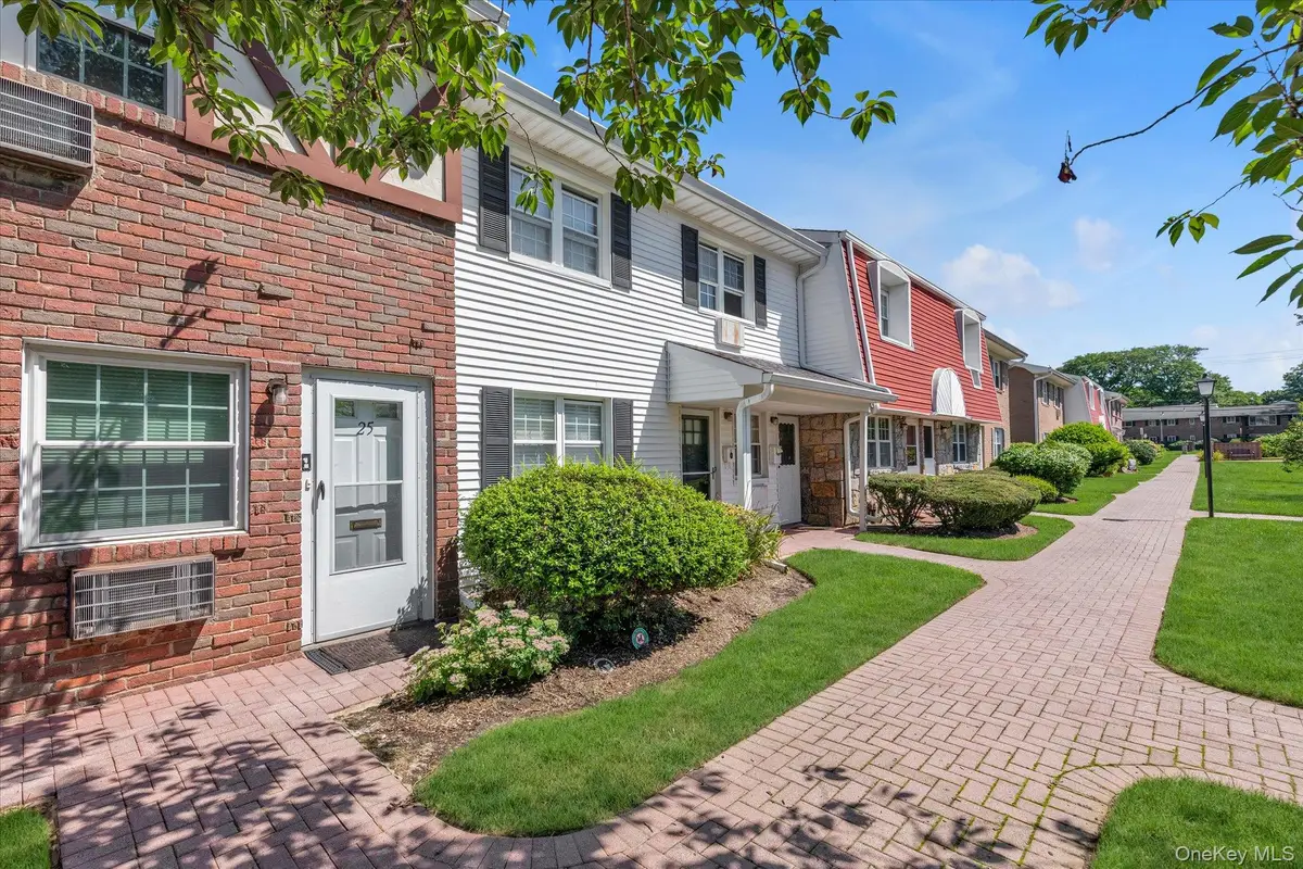 25 Springwood Drive, North Babylon, NY 11703 - #1