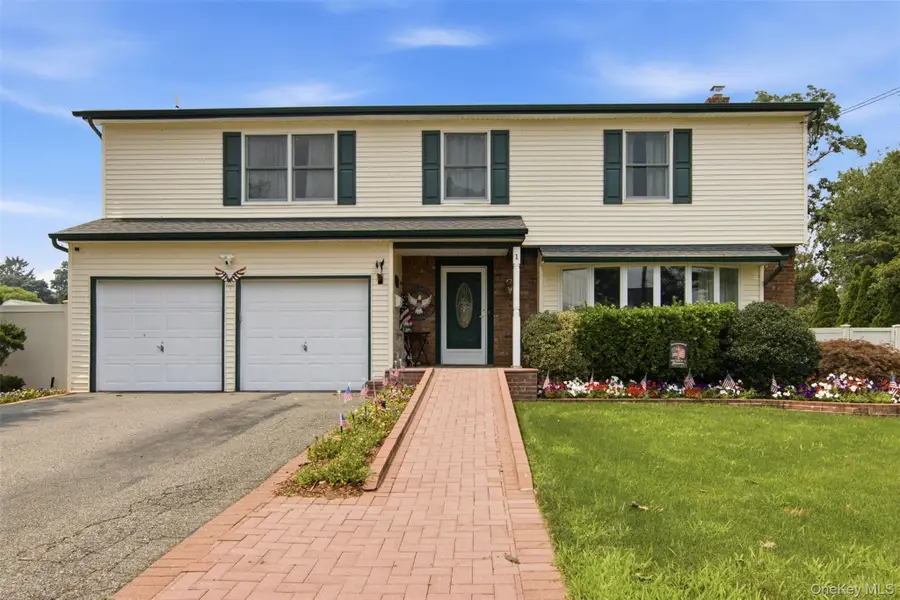 1 Geoffrey Avenue, Syosset, NY 11791 - #2