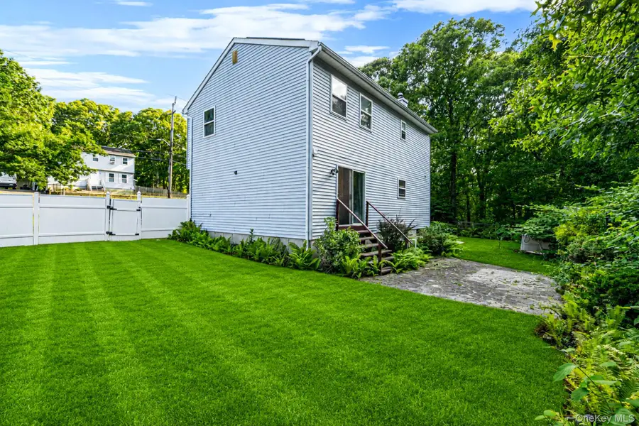 49 Barbara Lane, Medford, NY 11763 - #3