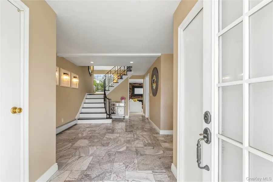22 Delaware Avenue, Jericho, NY 11753 - #2