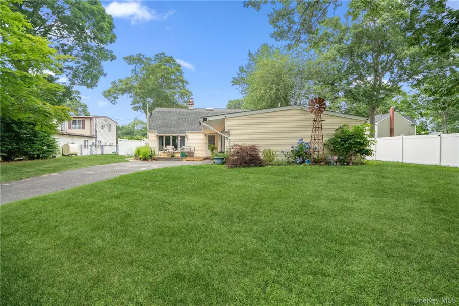 39 All Points Terrace, Holbrook, NY 11741 - #3