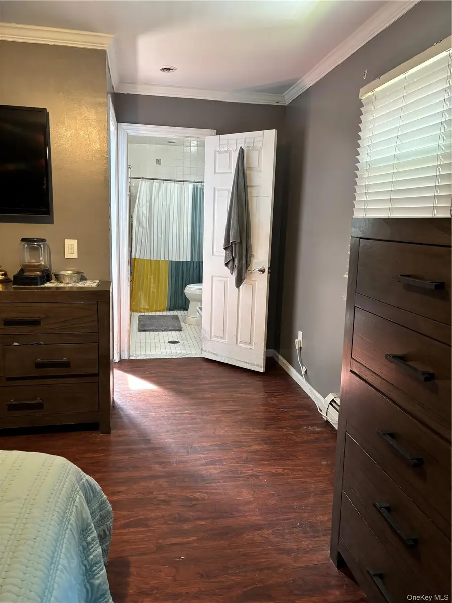 381 W 3rd Street, West Islip, NY 11795 - #3