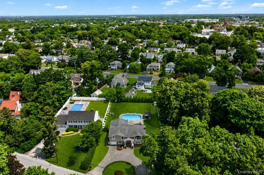 236 Windsor Avenue, Brightwaters, NY 11718 - #3