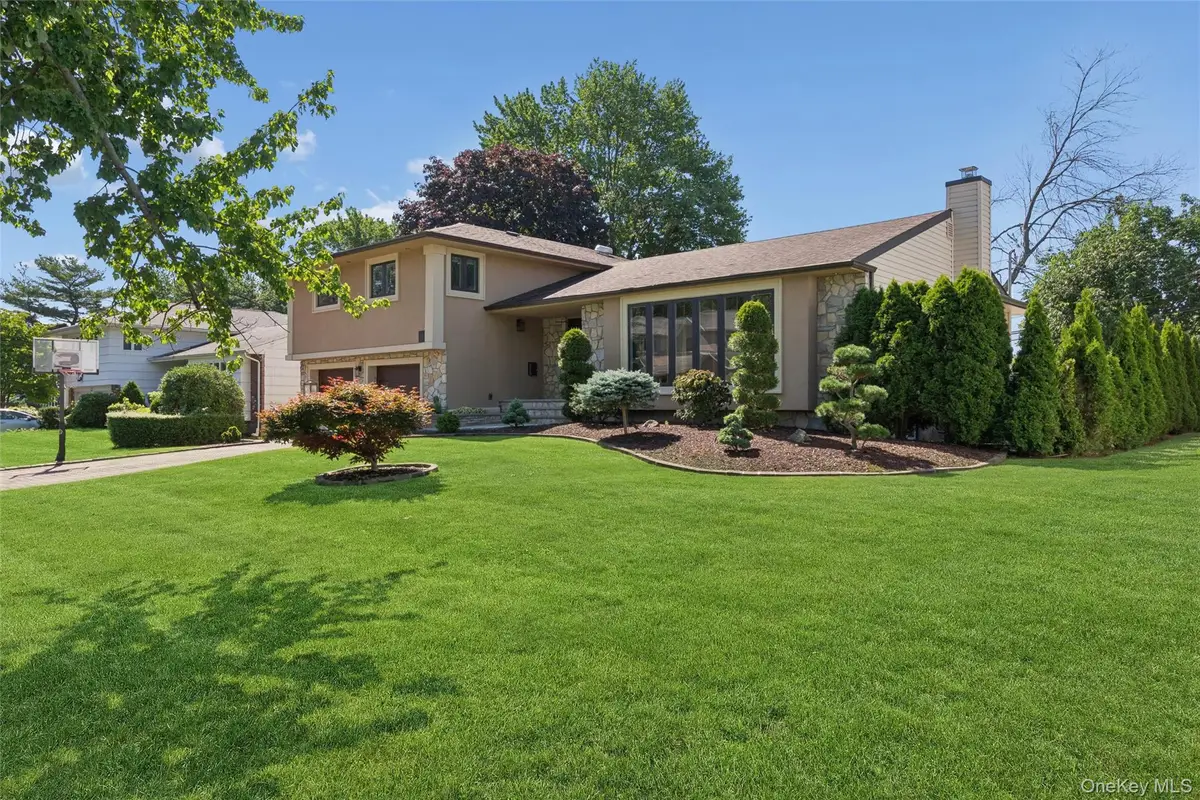 51 Dogwood Road, Searingtown, NY 11507 - #1