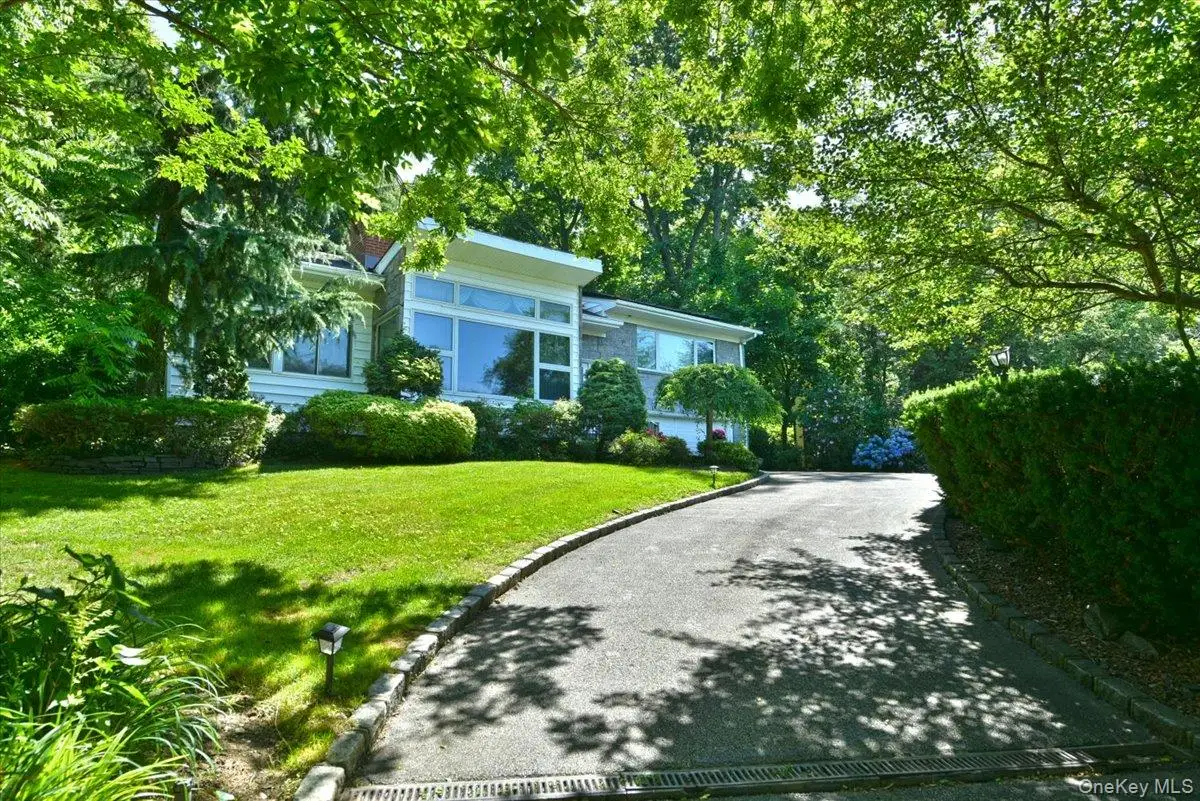 13 Vista Drive, Great Neck, NY 11021 - #1