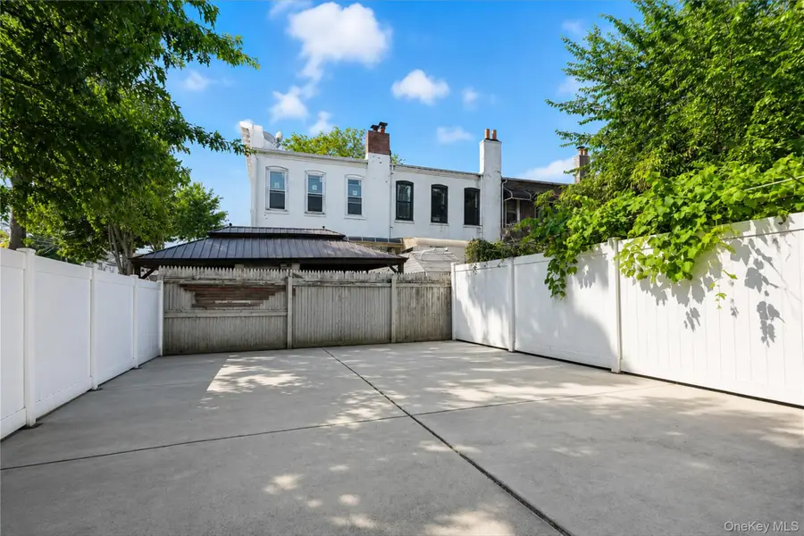 13730 101st Avenue, Jamaica, NY 11435 - #2