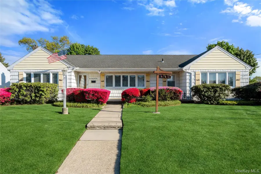 1005 3rd Street, West Babylon, NY 11704 - #2