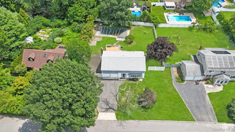 5 Fowler Lane, Mount Sinai, NY 11766 - #3