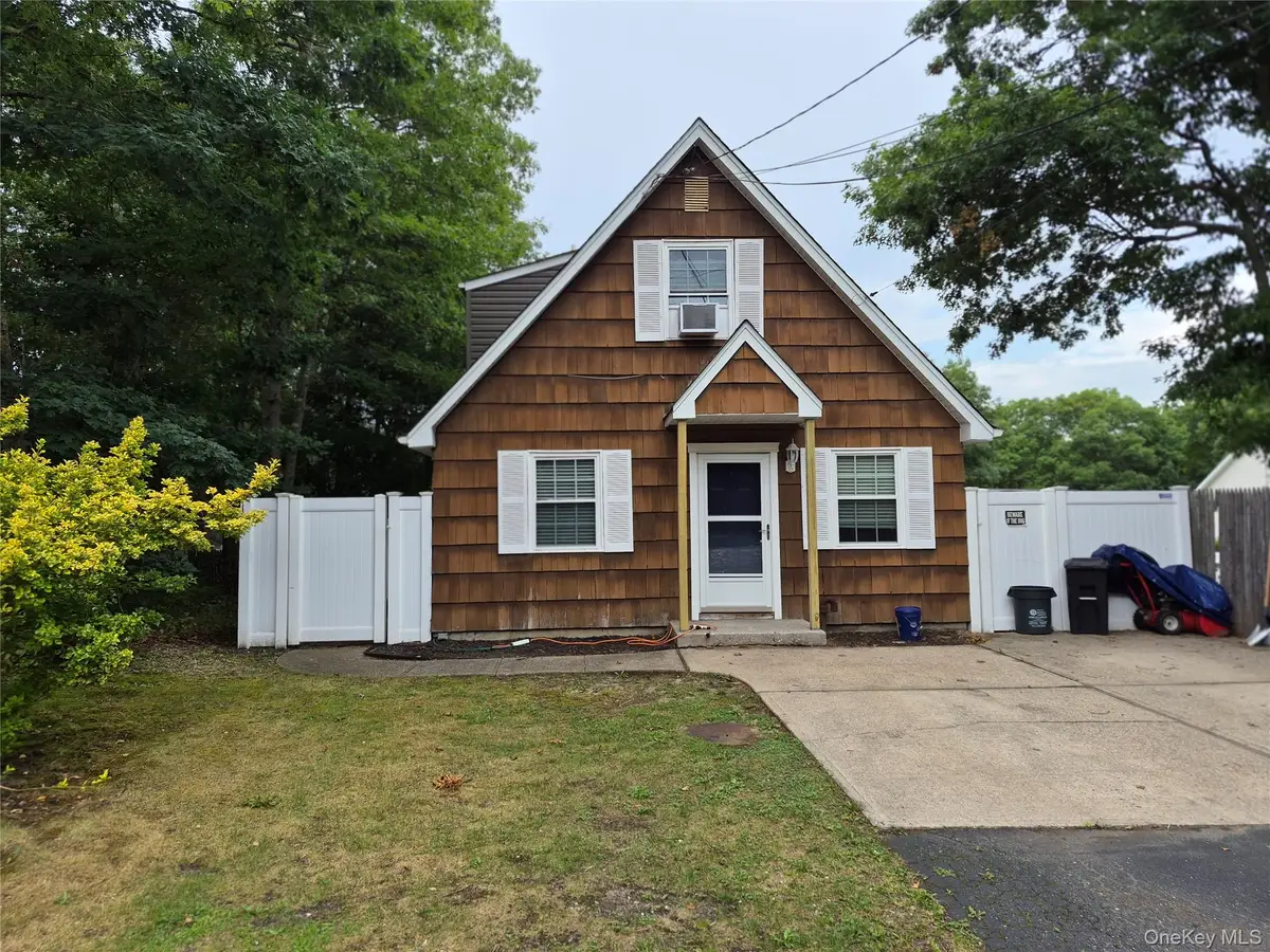 1128 N Ocean Avenue, Medford, NY 11763 - #1