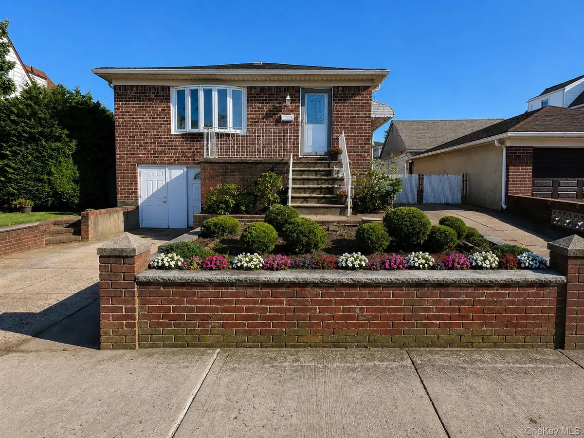 95-14 159th Avenue, Howard Beach, NY 11414 - #1