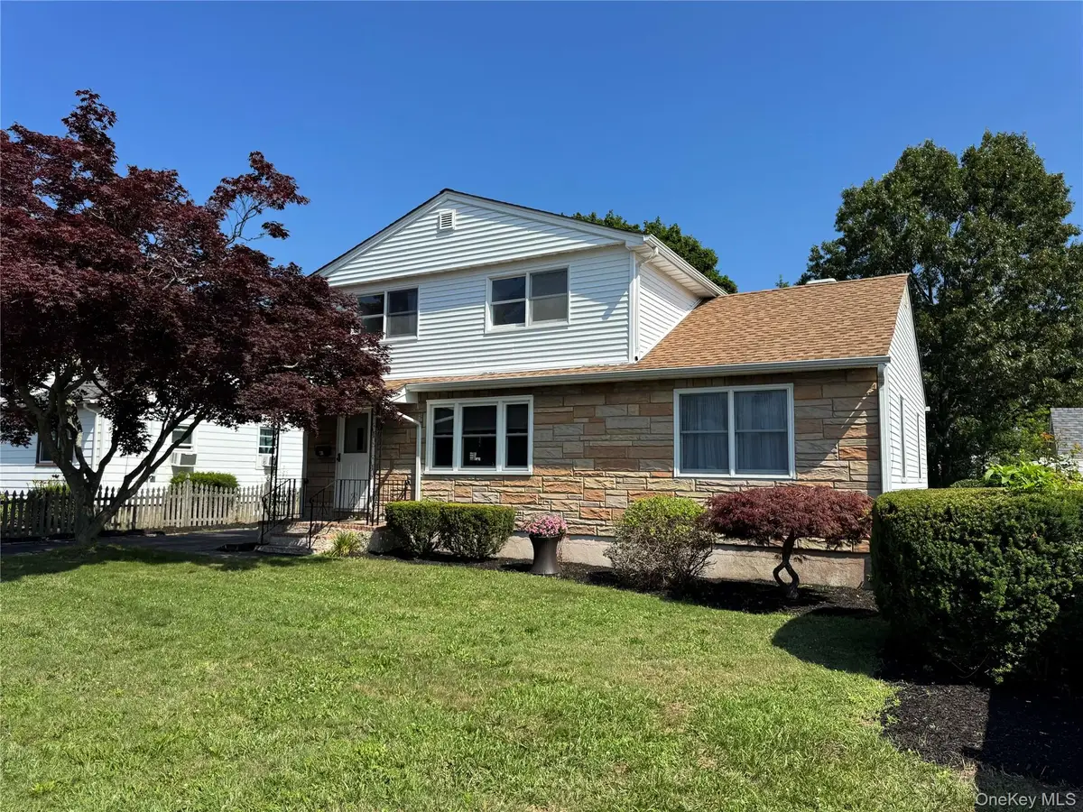 41 Mohawk Drive, North Babylon, NY 11703 - #1