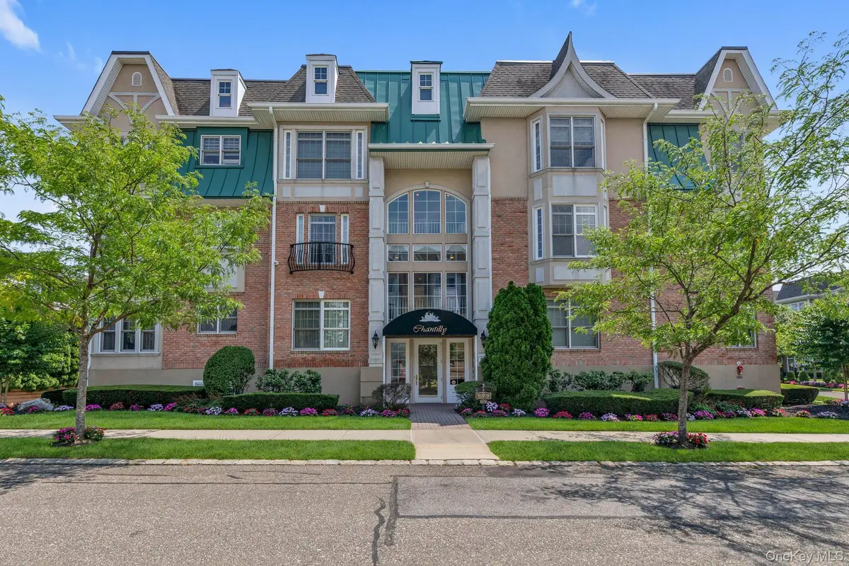 348 Trotting Lane, Westbury, NY 11590 - #1