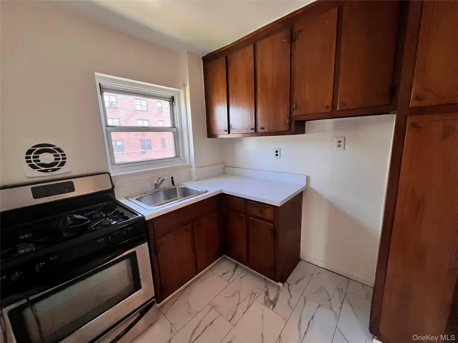 189 Drake Avenue #2C, New Rochelle, NY 10805 - #2