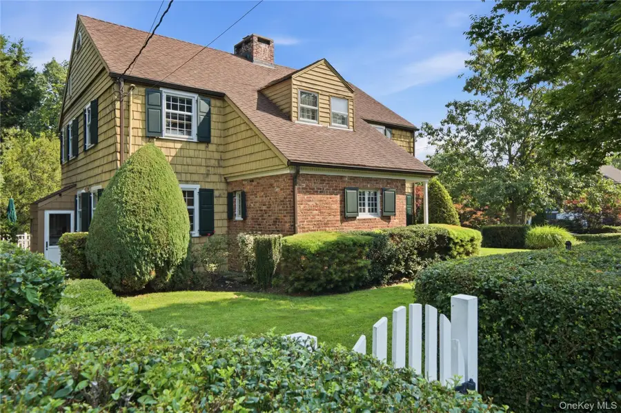 255 Manor Road, Douglaston, NY 11363 - #3