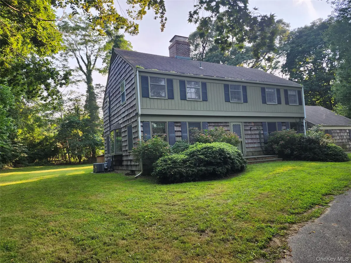 11 Smith Lane, Saint James, NY 11780 - #1