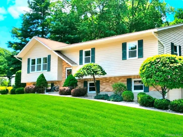 4 Tanglewood Lane, Poughkeepsie, NY 12603