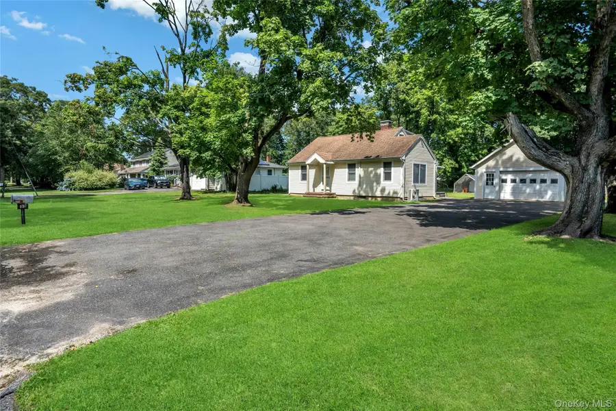 33 Laurel Drive, Smithtown, NY 11787 - #3