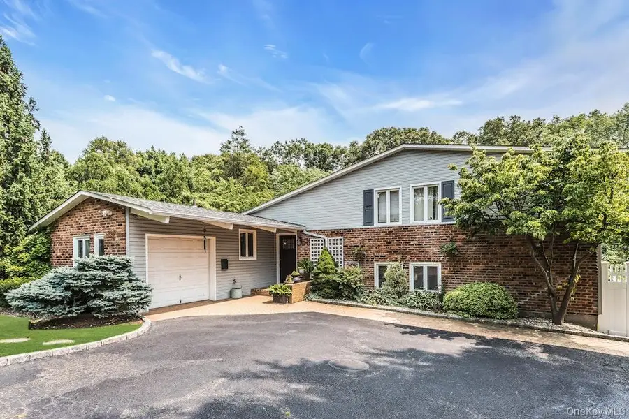 23 Highwood Road, East Norwich, NY 11732 - #3