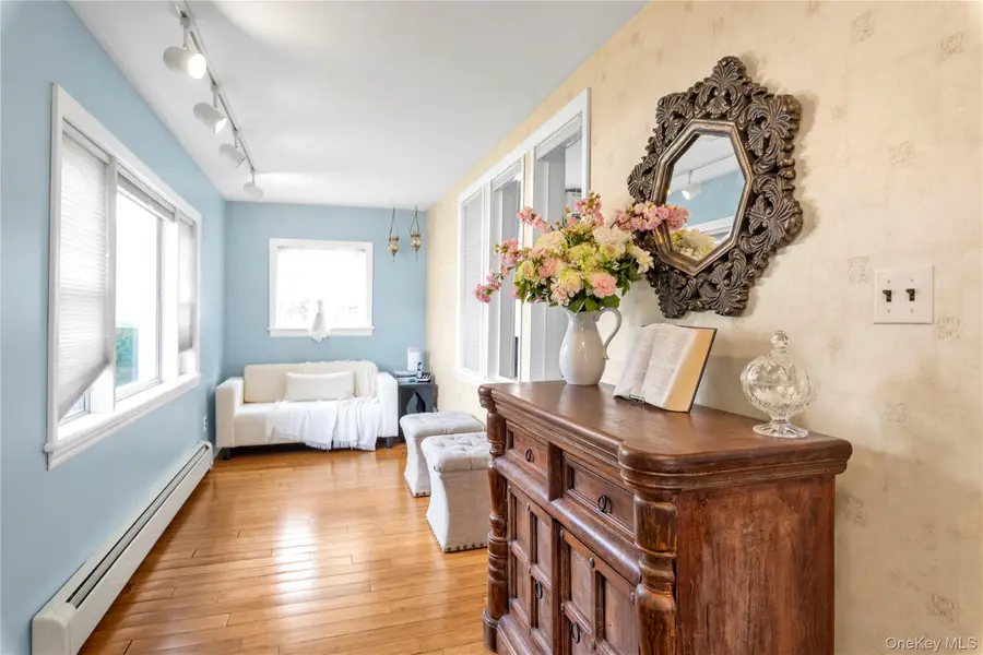 144 Buckingham Place, Lynbrook, NY 11563 - #2