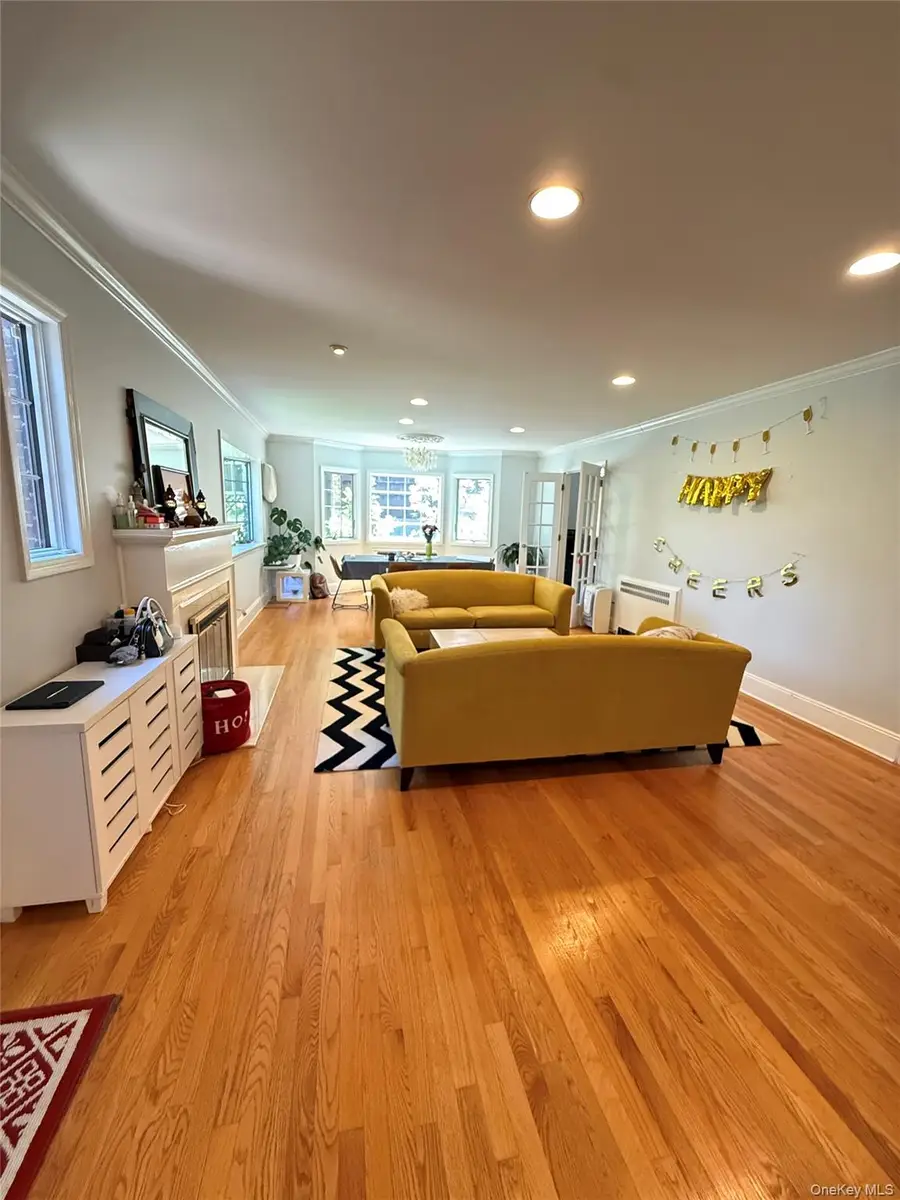 11 W Terrace Road, Great Neck, NY 11021 - #2