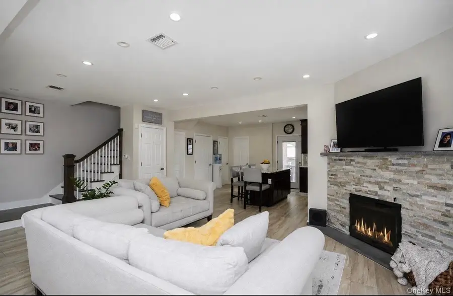18 7 Street, Staten Island, NY 10306 - #3