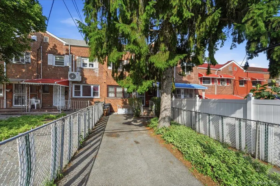 3310 Gunther Avenue, Bronx, NY 10469 - #3