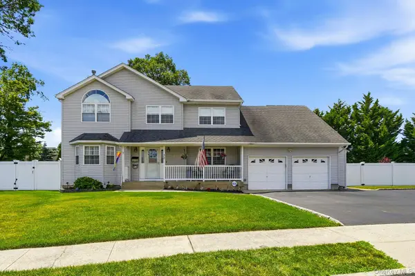 35 Dennis Lane, Bethpage, NY 11714
