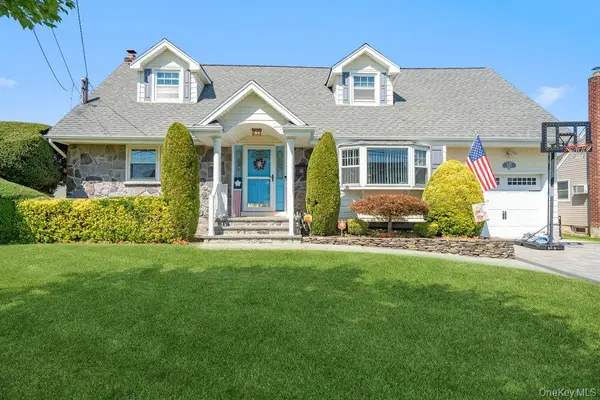 115 Lambert Avenue, Farmingdale, NY 11735