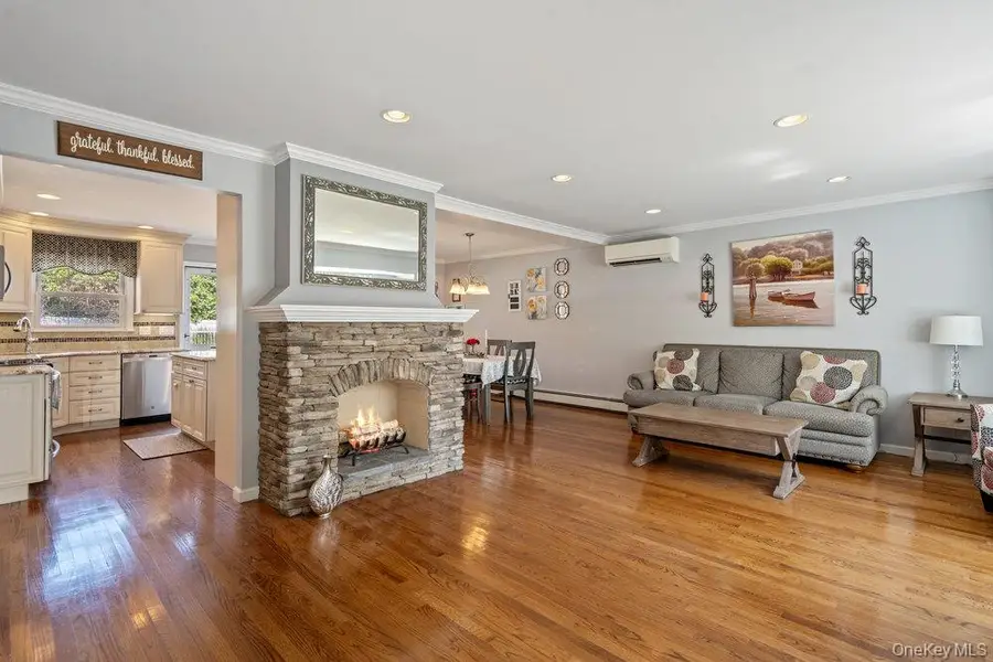 115 Lambert Avenue, Farmingdale, NY 11735 - #2