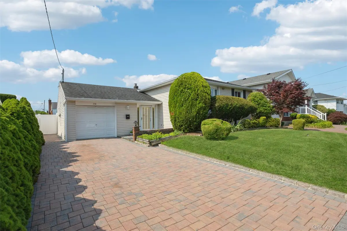 258 Aster Street, Massapequa Park, NY 11762 - #1