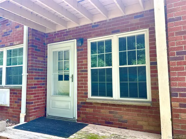 4 Colonial Road #100, Beacon, NY 12508