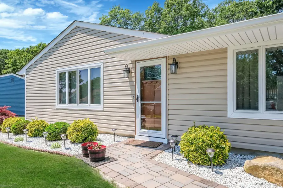 150 Rosemont Avenue, Farmingville, NY 11738 - #3