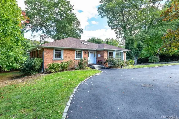 114 Tara Drive, East Hills, NY 11576