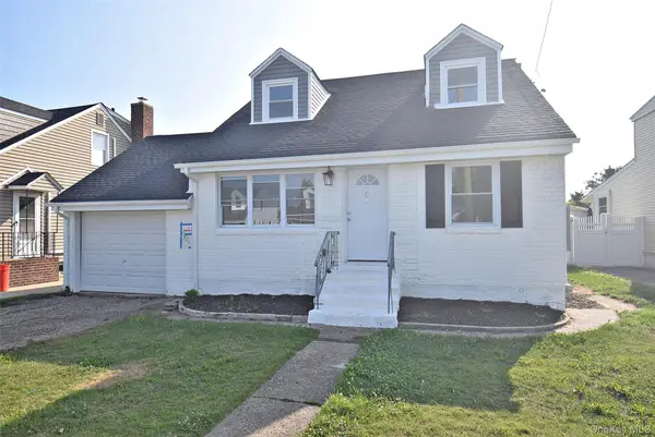 240 Columbus Parkway, Mineola, NY 11501