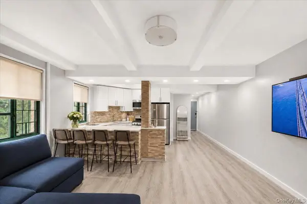 2160 E Tremont Avenue #3B, Bronx, NY 10462