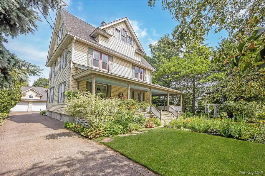 67 Davison Place, Rockville Centre, NY 11570 - #2