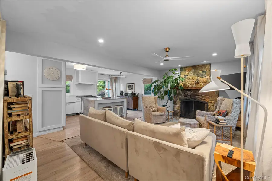 36 Argonne Road W, Hampton Bays, NY 11946 - #3