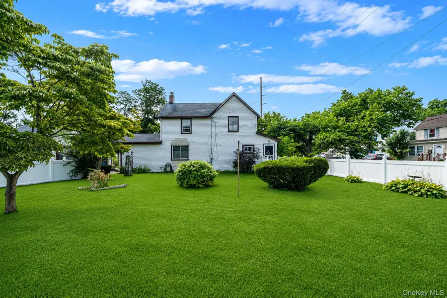 117 N Clinton Avenue, Bay Shore, NY 11706 - #3