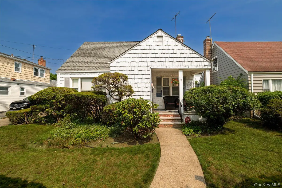 187 Raff Avenue, Floral Park, NY 11001 - #1