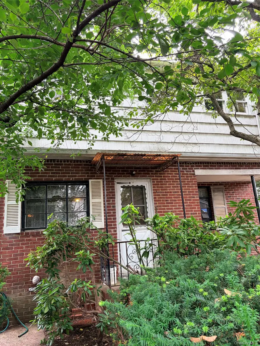 610 Harless Place, West Hempstead, NY 11552 - #2