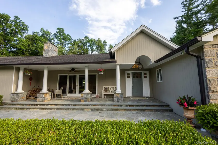 153 Brookville Lane, Glen Head, NY 11545 - #3