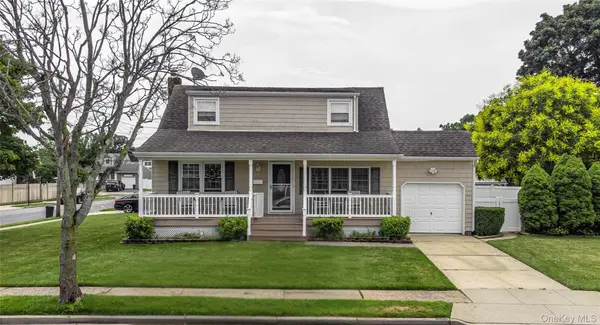 262 N Cedar Street, North Massapequa, NY 11758