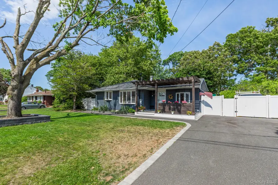 21 Choate Avenue, Selden, NY 11784 - #2