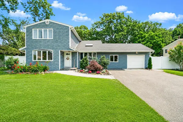 11 Mallard Avenue, Selden, NY 11784