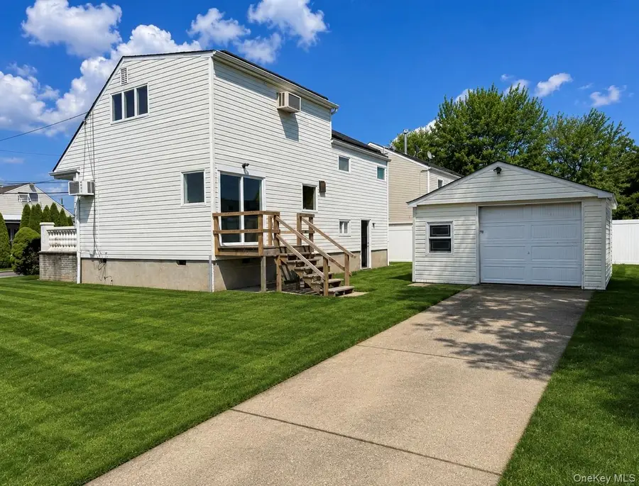 49 Noble Street, North Babylon, NY 11703 - #2