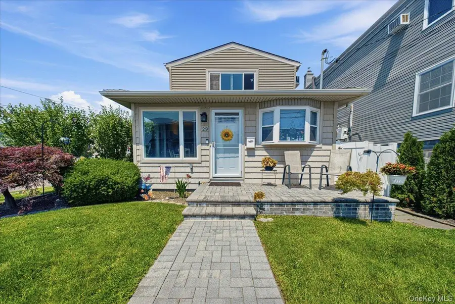 29 Milton Road, Babylon, NY 11702 - #2