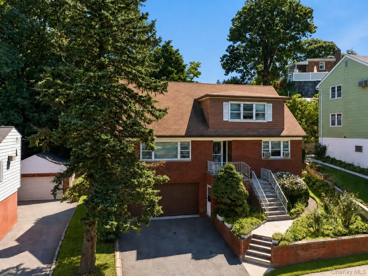 172 Park Hill Avenue, Yonkers, NY 10705 - #1